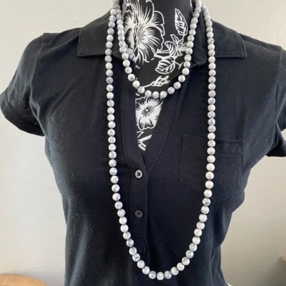 Howlite Hand Knotted 58" Flapper Length Beaded Necklace Gorgeous Vintage - Picture 8 of 14